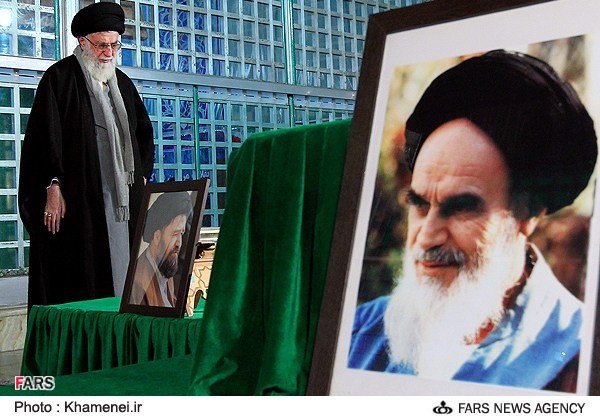 تصاویر:رهبر انقلاب در حرم امام‌‌(ره)