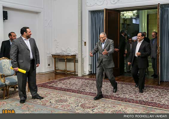 عكس: اشتياق براي ديدار با احمدي‌نژاد
