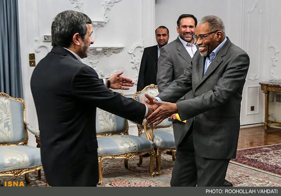 عكس: اشتياق براي ديدار با احمدي‌نژاد
