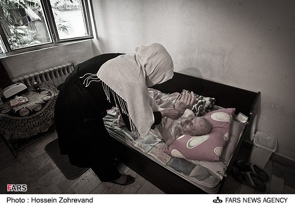 تصاویر متاثرکننده از پدر دوبله ایران