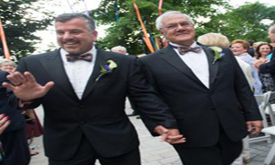 ازدواج‌ عضو همجنس‌‌باز کنگره‌آمريکا+عکس