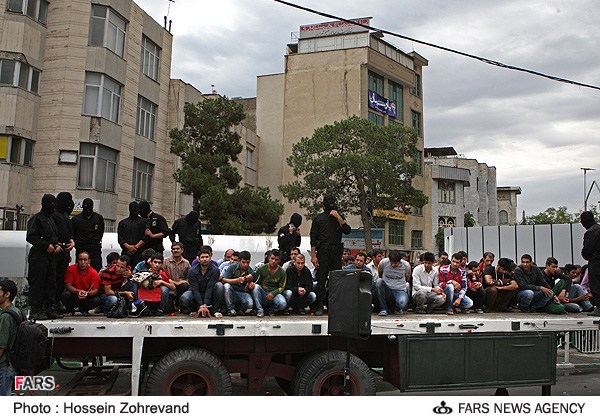 تصاویر130نفر از اراذل در دام پلیس