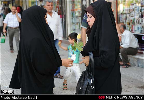 تصاویر اجرای طرح تجلیل از بانوان باحجاب
