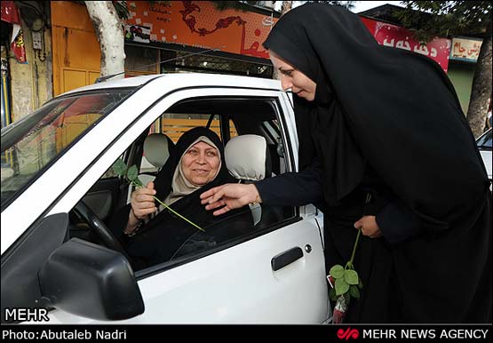 تصاویر اجرای طرح تجلیل از بانوان باحجاب