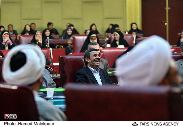 عکس: خنده احمدی نژاد