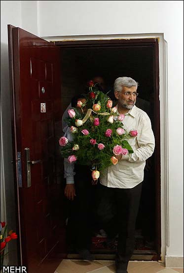 عکس/ دسته گل جلیلی در بندر عباس