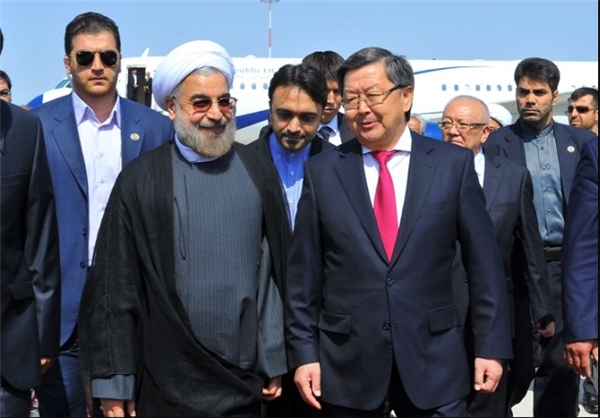 استقبال نخست وزیر قرقیزستان از روحانی+تصاویر