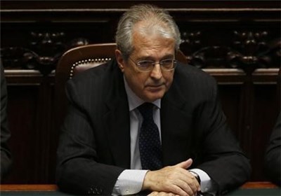 وزیر اقتصاد ایتالیا تهدید به استعفا کرد