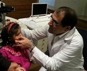 چشم «شوخان» توسط وزیر بهداشت جراحی شد