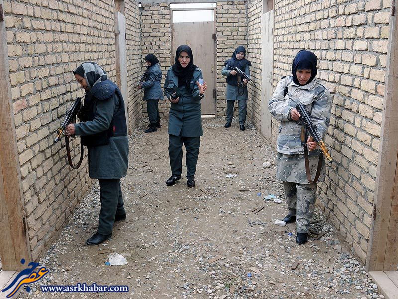 تصویر آموزش نظامی زنان پلیس افغان