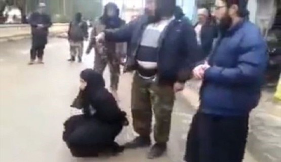 اعدام خبرنگار زن توسط داعش(+عکس)