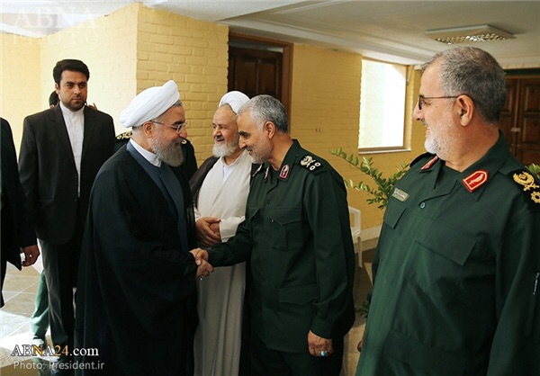 خوش و بش رئیس‌جمهور با سردار سلیمانی+عکس
