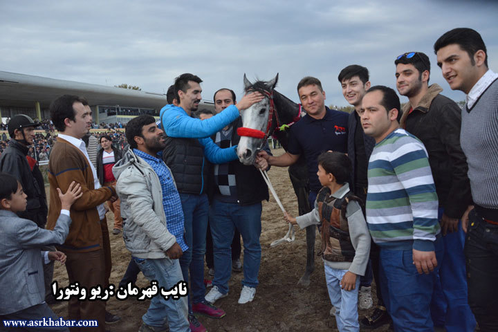 سردار آزمون و فرهاد قائمي در مسابقات اسب سواری (عکس)