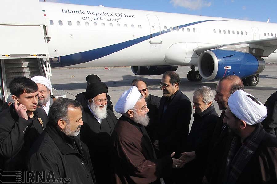 ورود رئیس‌جمهور به مشهد (عكس)