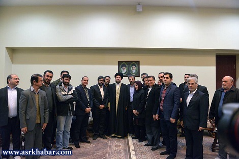 اعضای انجمن صنفی مدیران رسانه با یادگار امام دیدار کردند(+ عكس)