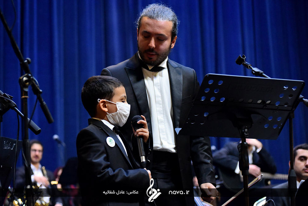 کودک سرطانی رهبر ارکستر سالار عقیلی شد(عکس)