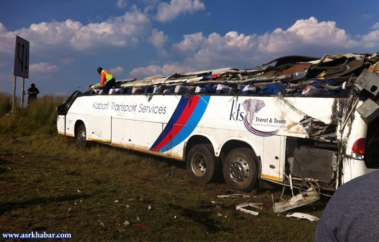 10 کشته در پی واژگونی یک دستگاه اتوبوس + تصاویر