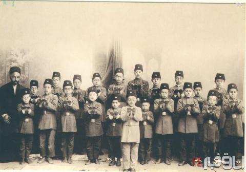 عکس/ آموزش نماز در دوره قاجار