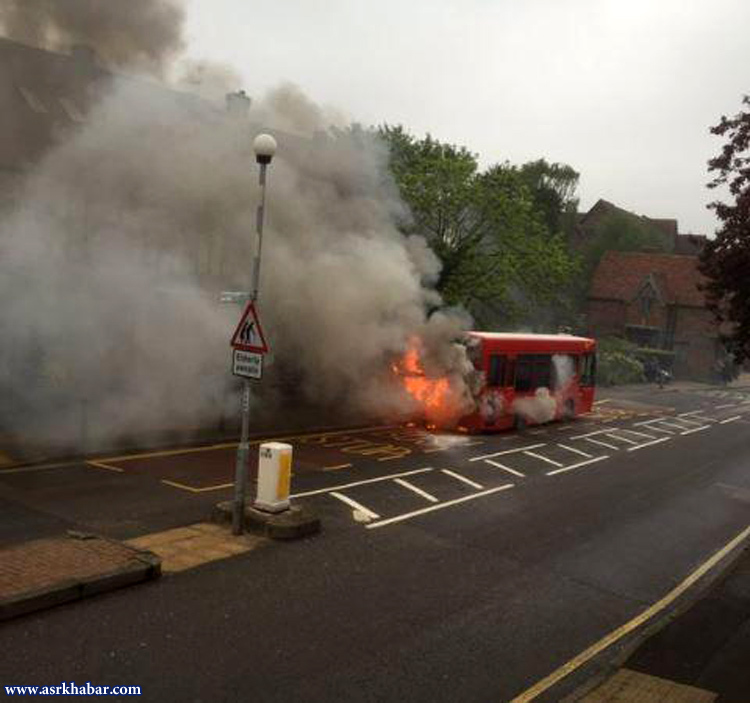حریق منجر به انفجار یک اتوبوس در انگلیس!