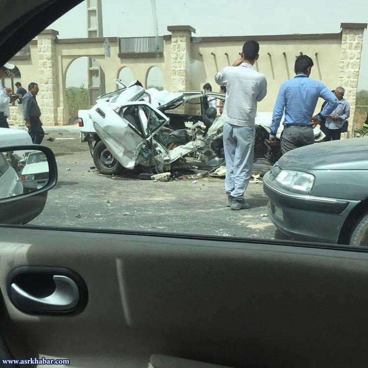 تصادف وحشناک زانتیا با تیر برق در بوشهر (عکس)