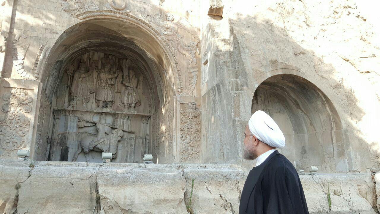 بازديد روحانی از مجموعه تاريخي طاق بستان(تصاویر)