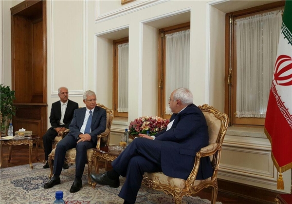 دیدار رئیس مجلس فرانسه با ظریف (عکس)