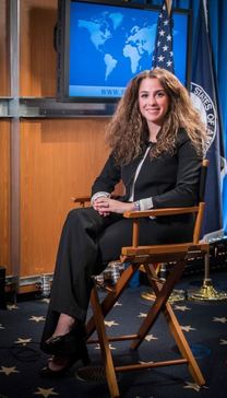 یک زن ایرانی - آمریکایی، سخنگوی فارسی زبان وزارت خارجه آمریکا شد (عکس)
