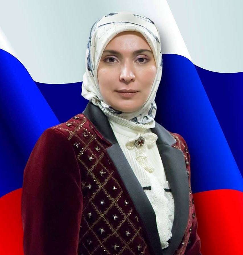 یک زن محجبه، رقیب پوتین در انتخابات +عکس