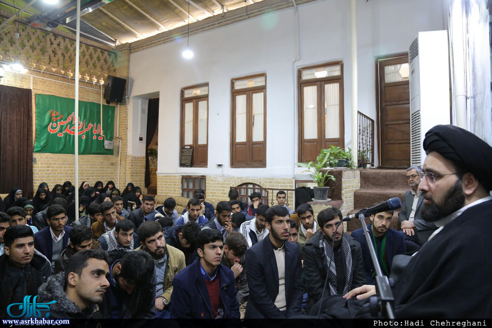 دیدار جمعی از دانشجویان استان هرمزگان با سید علی خمینی