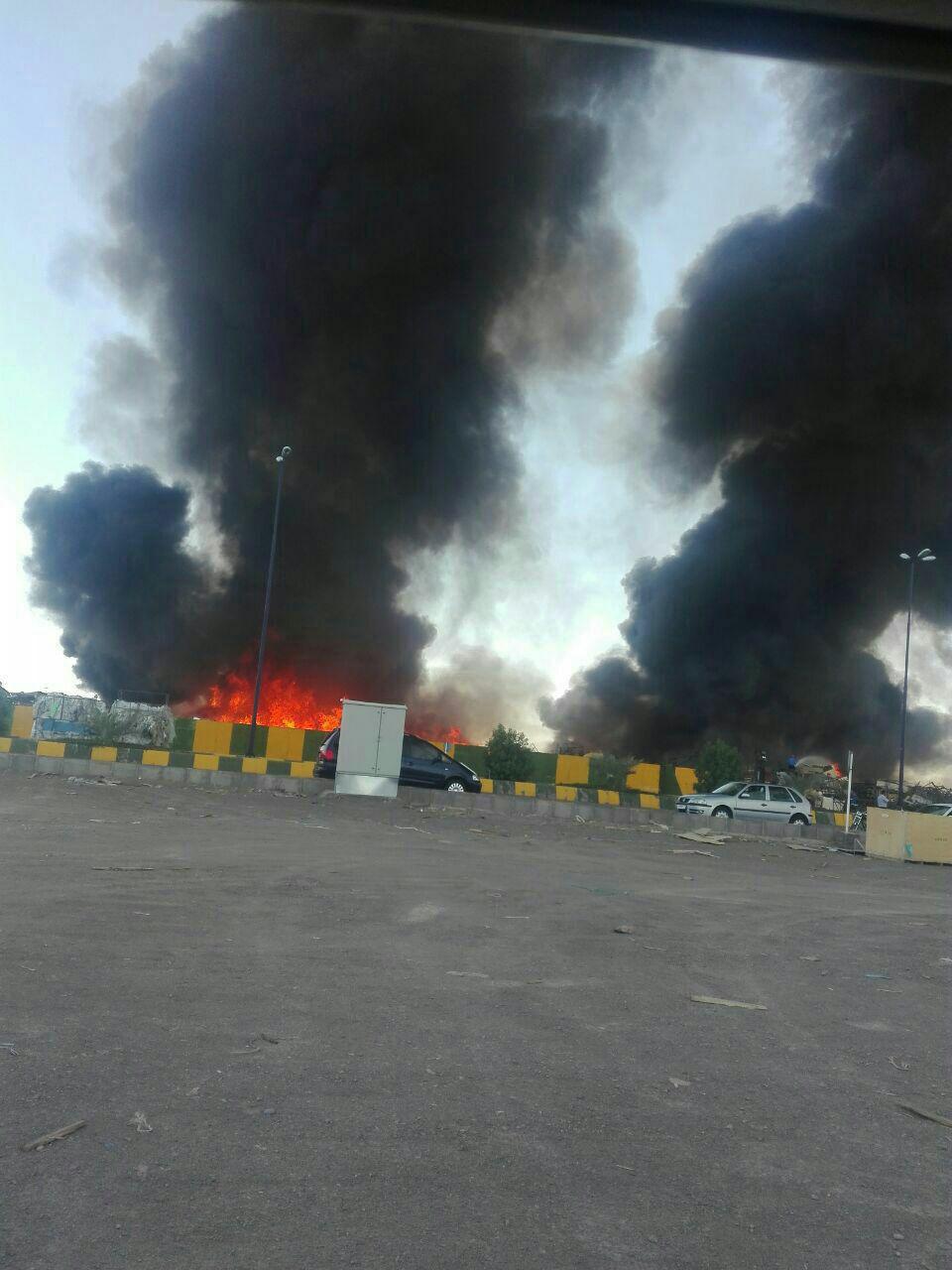آتش‌سوزی گسترده در کارخانه کرمان‌موتور(+عکس)