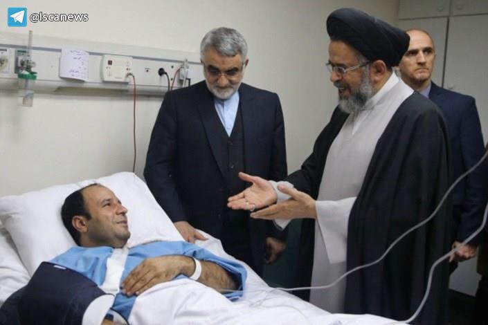 عیادت وزیر اطلاعات از مجروحان حادثه تروریستی تهران(+عکس)