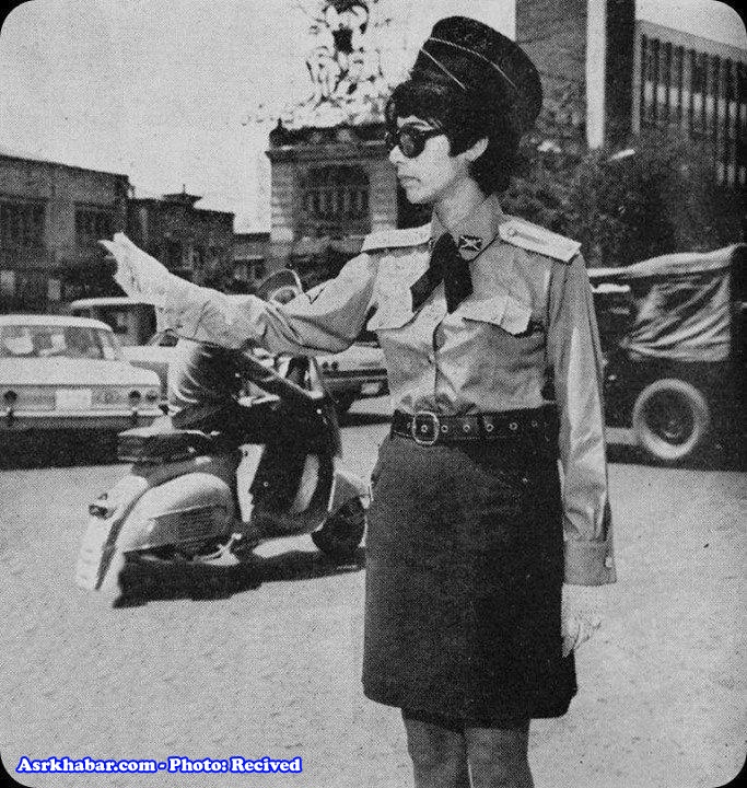 پلیس زن تهران در سال 1349 (+عکس)