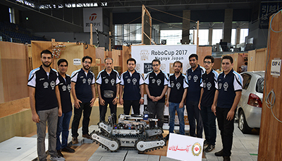 قهرمانی تیم دانشگاه آزاد یزد با حمایت بانک ملی ایران در مسابقات روباتیک
