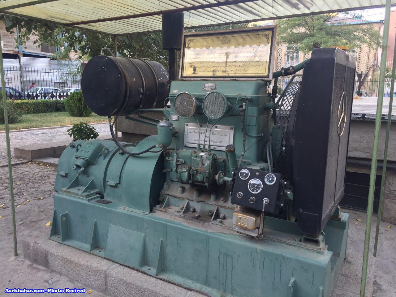 موتور برق عتقیه مرسدس بنز در آرامگاه نادرشاه (+عکس)