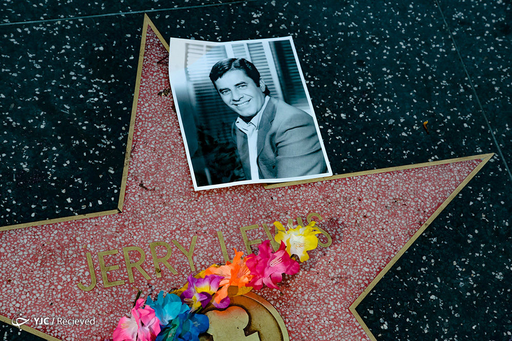 یادبود جری لوییس در پیاده‌روی مشاهیر هالیوود (+عکس)
