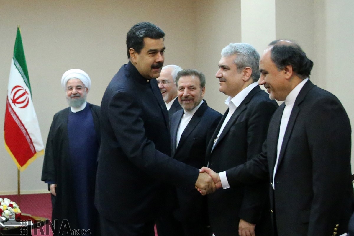دیدار روحانی و مادورو در آستانه (+عکس)