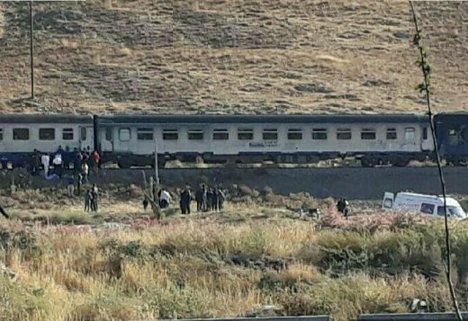برخورد قطار با خانم ۵۰ ساله در اراک (عکس)