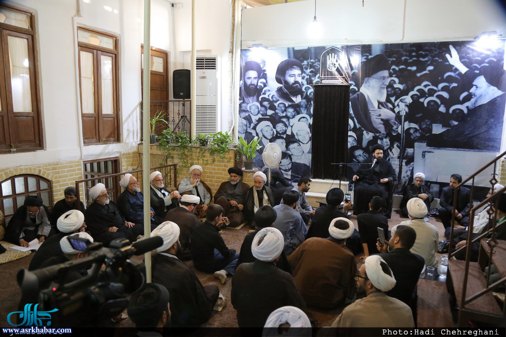 دیدار جمعی از ائمه جماعات استان قم با حجت الاسلام والمسلمين سید علی خمینی(عكس)
