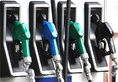 دولت: بنزین 1500 و گازوئیل 400 تومان/ مجلس: با هرگونه افزایش قیمت مخالفیم