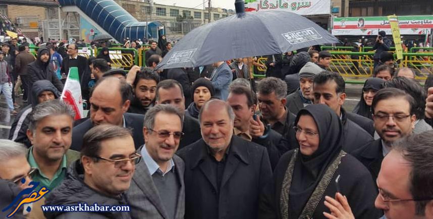 مدير عامل صندوق بازنشستگي كشوري و استاندار تهران در مراسم راهپیمایی ۲۲ بهمن(+عكس)