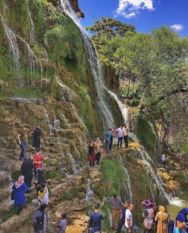 آبشاری زیبا در کاشان (+عکس)