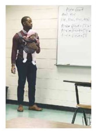 تدریس در دانشگاه با فرزندی در آغوش (+عکس)
