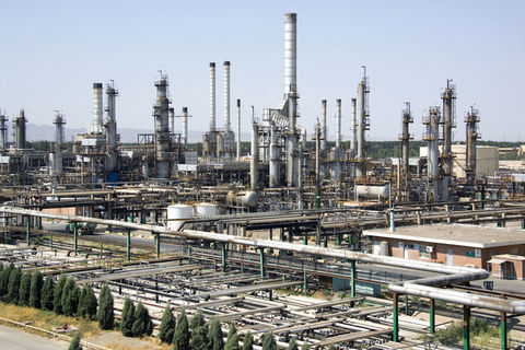 نفوذ مواد نفتی پالایشگاه تهران به چاه های آب زیر زمینی حریم باقرشهر