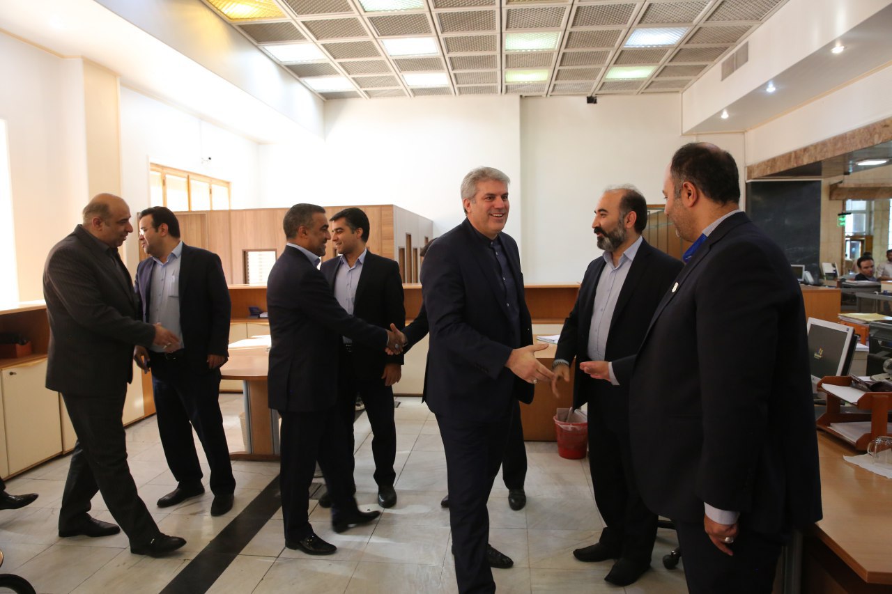 پایگاه بانکداری تمام الکترونیک شعبه بازار بانک ملی ایران افتتاح شد
