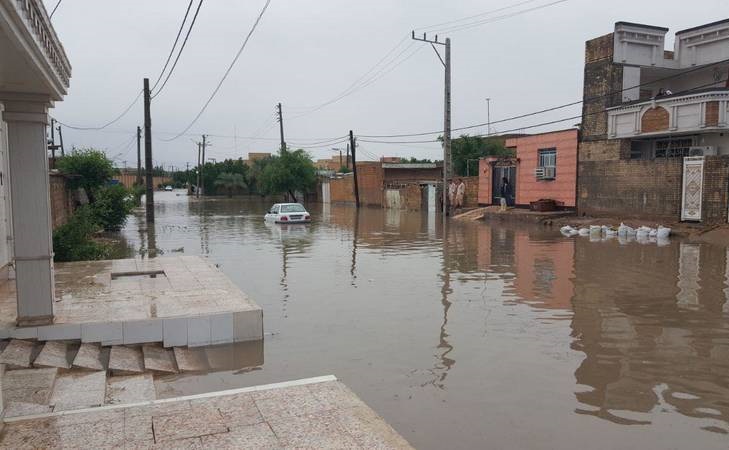 آبگرفتگی معابر و خیابان‌ها در سوسنگرد پس از بارش شدید باران (+عکس)
