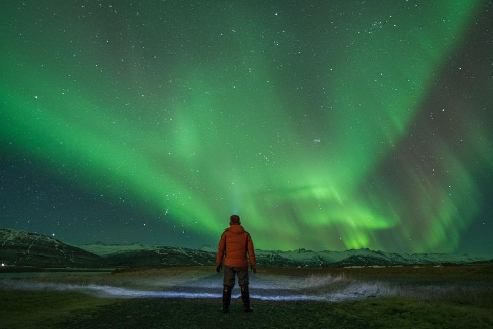 نمایی زیبا از یک شفق قطبی در ایسلند (+عکس)