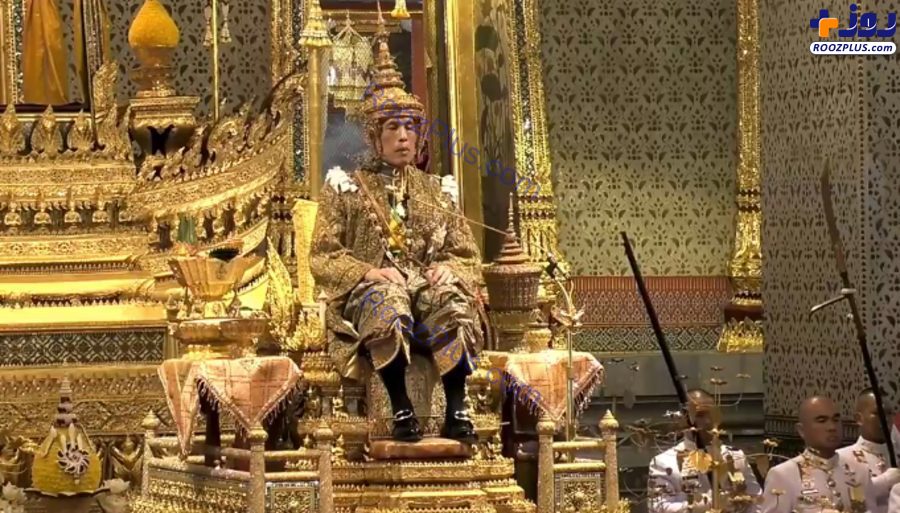 تاج ۷ کیلویی روی سر پادشاه تایلند (عكس)