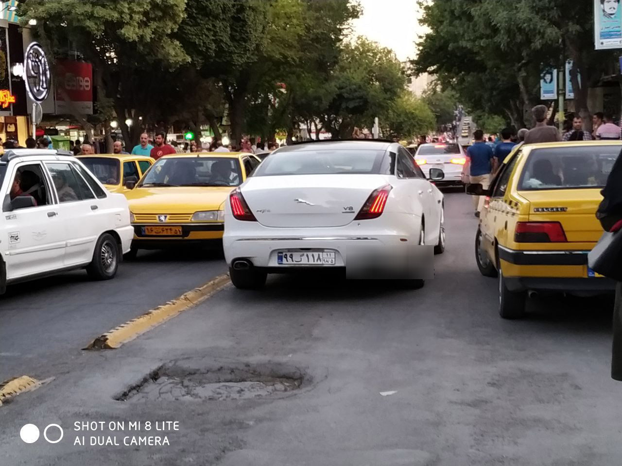جگوار XJ با پلاک گذرموقت در خیابان ایران (+عکس)