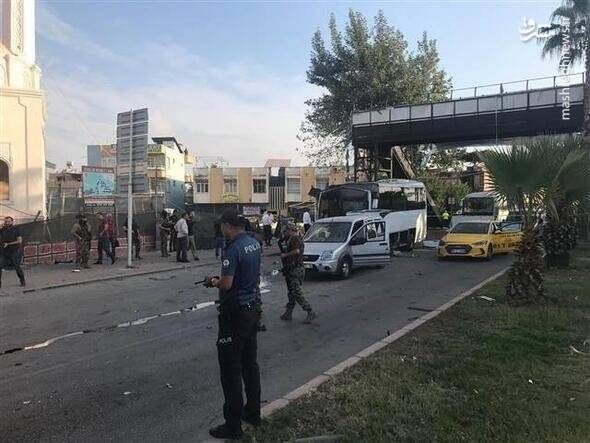 انفجار خونین در اتوبوس حامل پلیس ترکیه (+عکس)