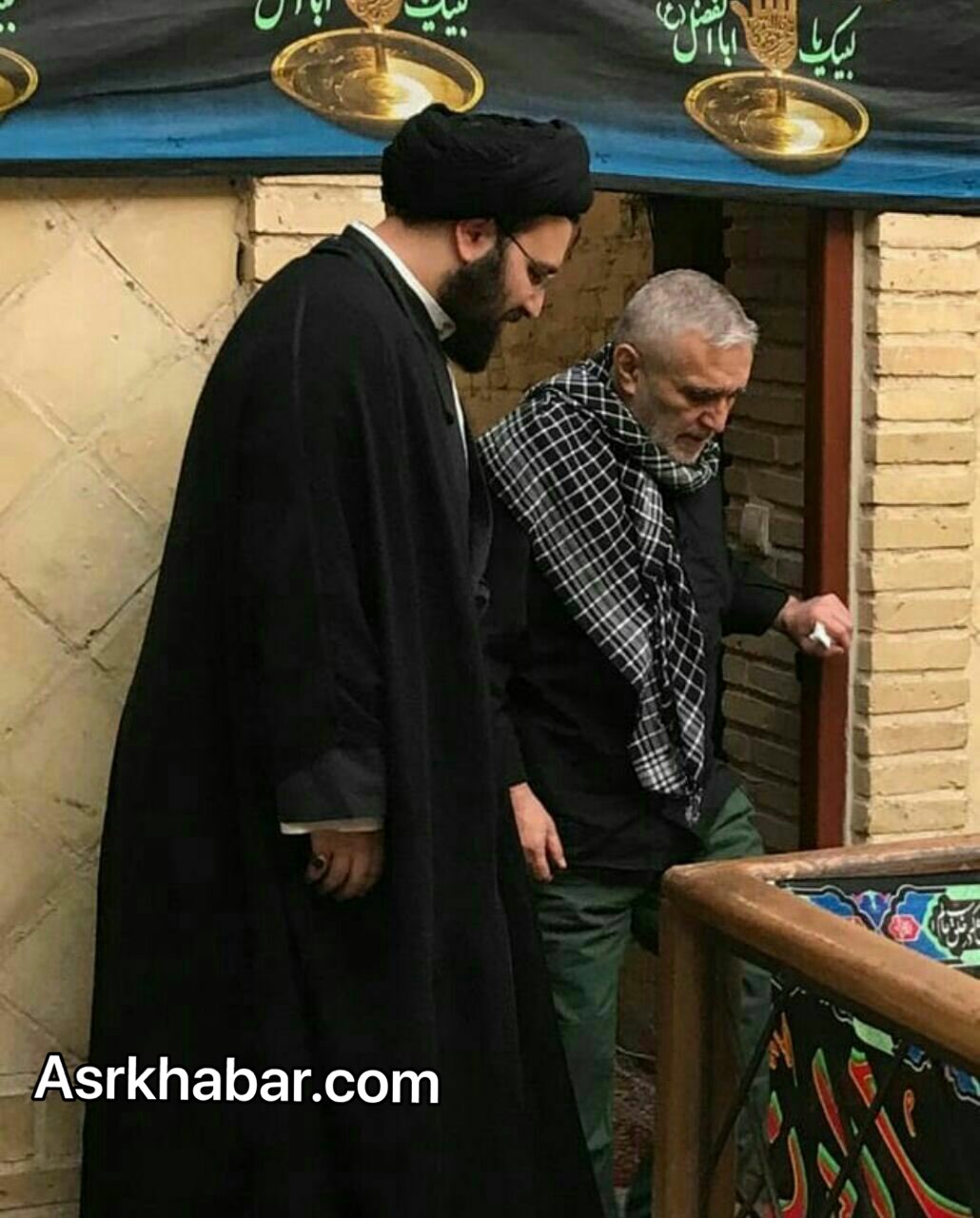 حضور منصور ارضي در منزل سيد علي خميني در نجف اشرف(عكس)